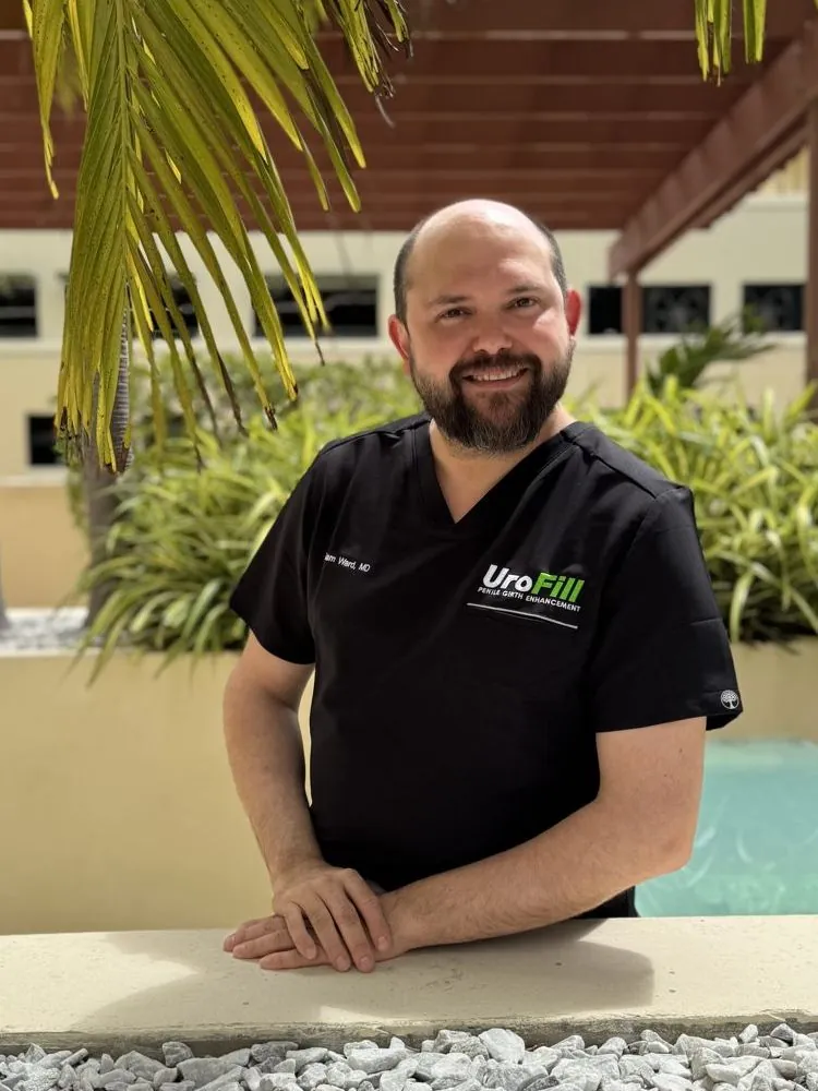 Dr. Sam Ward in UroFill®-uniform, gecertificeerd uroloog in Brussel